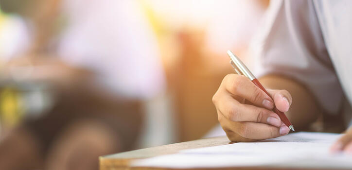 inscription papier stylo